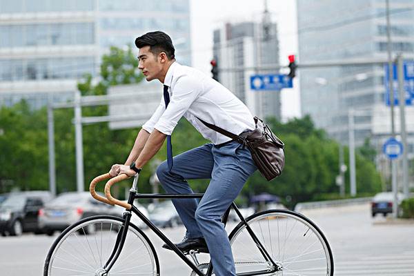 惊!长期骑车导致男性尿路感染