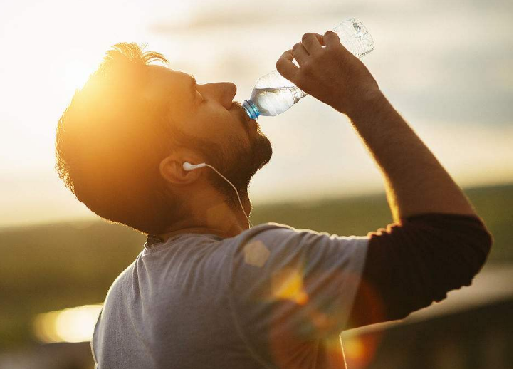 前列腺炎不治疗的并发症 多喝水避免疾病发生