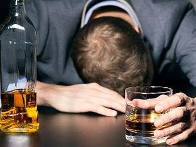 男人需警惕过量饮酒 易引发性功能障碍