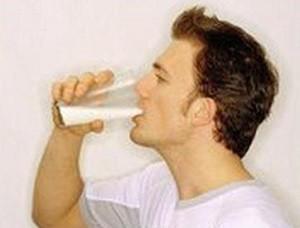 惊！男性喝牛奶易得前列腺癌