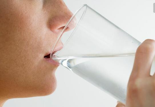多喝水可以预防男性前列腺炎吗